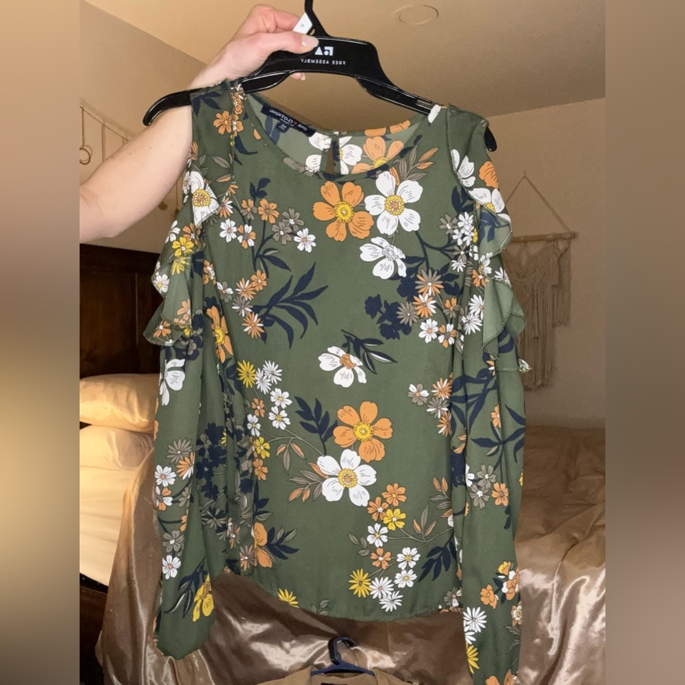 One Clothing blouse. Size M